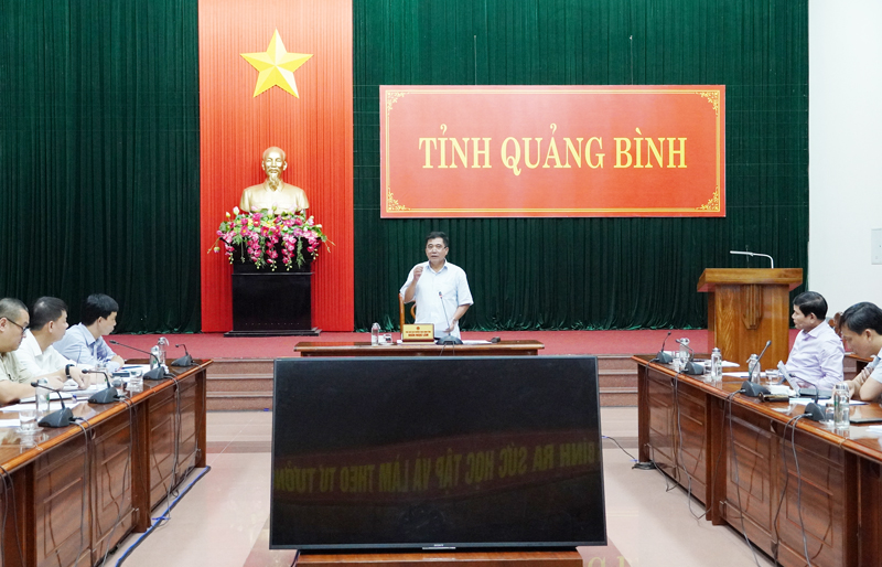 Đồng chí Phó Chủ tịch Thường trực UBND tỉnh Đoàn Ngọc Lâm phát biểu kết luận trì cuộc họp.