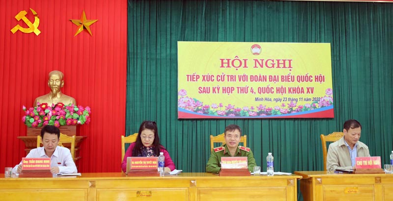 Đoàn ĐBQH tỉnh tiếp xúc với cử tri huyện Minh Hóa.