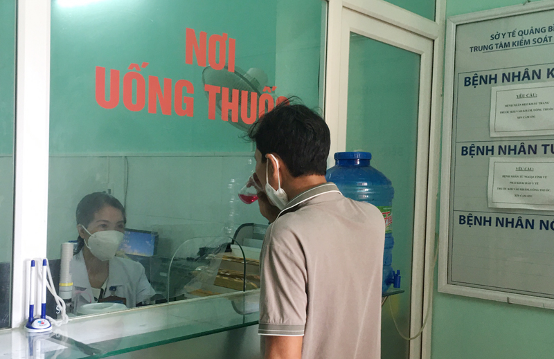Bệnh nhân điều trị thay thế các chất dạng thuốc phiện bằng Methadone tại CDC Quảng Bình.
