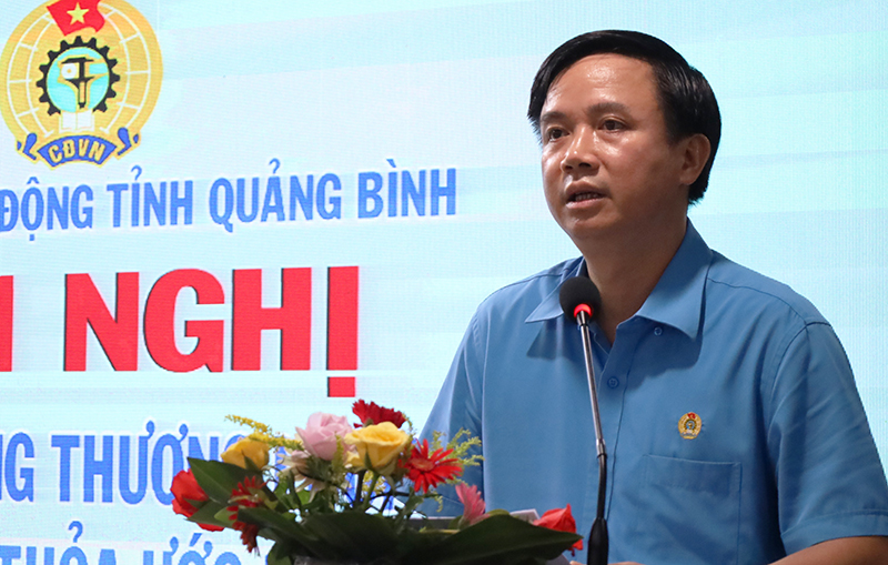  Chủ tịch LĐLĐ tỉnh Phạm Tiến Nam phát biểu tại hội nghị.
