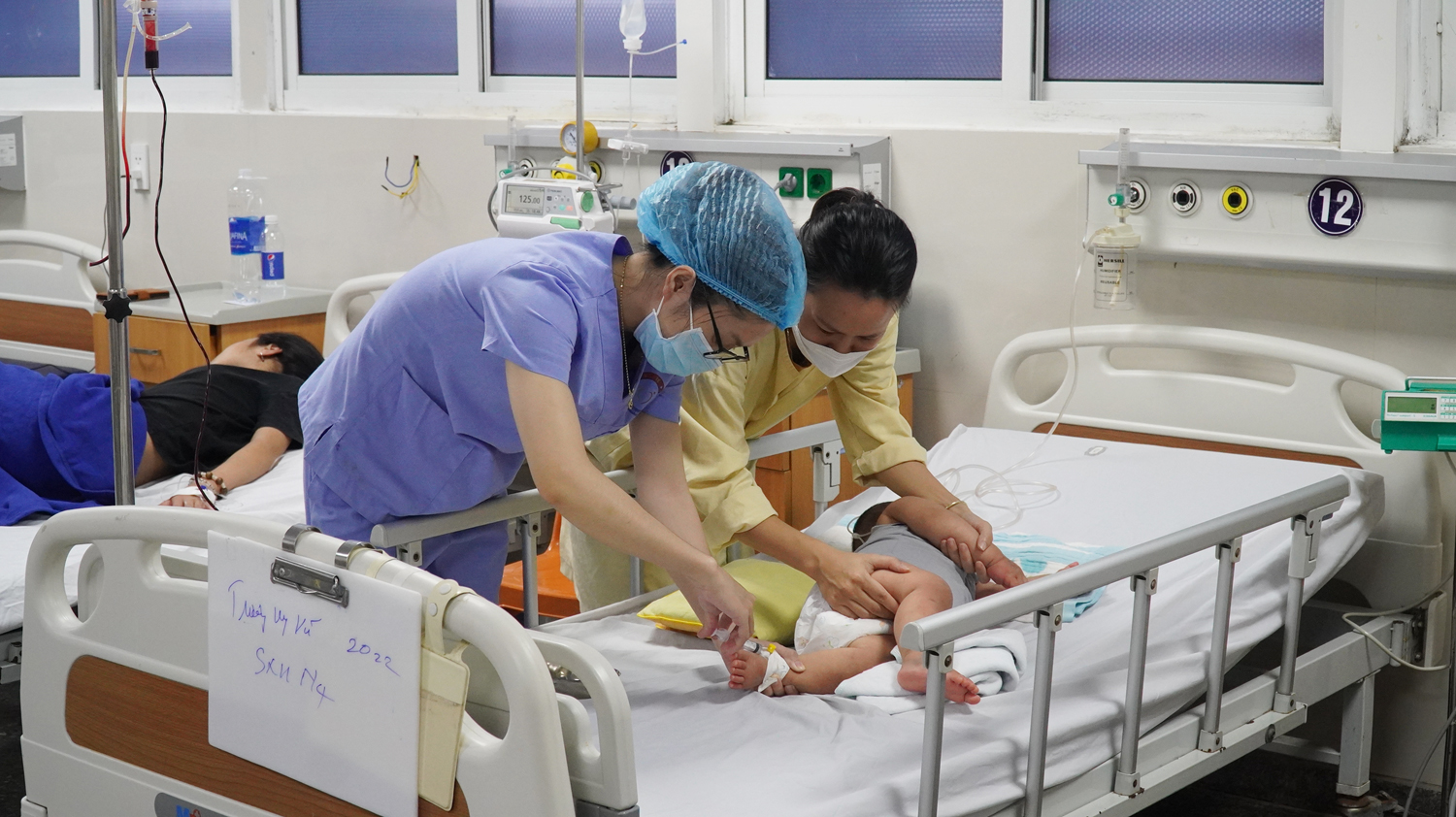 Quảng Bình: Các bệnh viện căng sức điều trị bệnh nhân sốt xuất huyết
