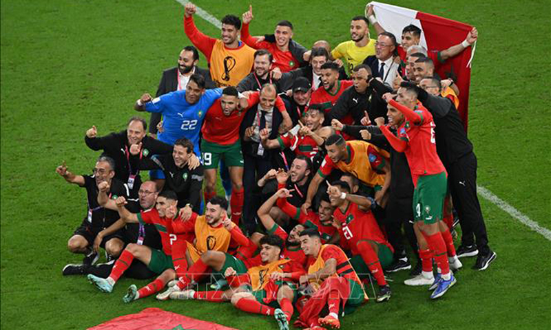 Maroc đi vào lịch sử của bóng đá châu Phi khi vượt qua Bồ Đào Nha; Anh gục ngã trước Pháp