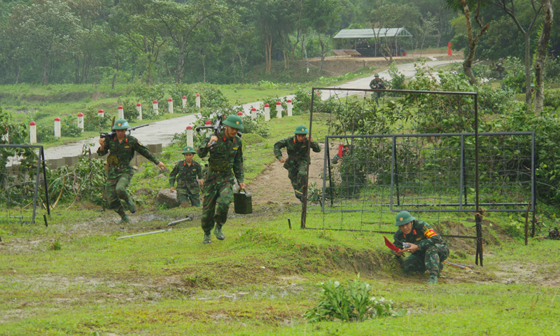 Lực lượng vũ trang Quảng Bình lập công quyết thắng