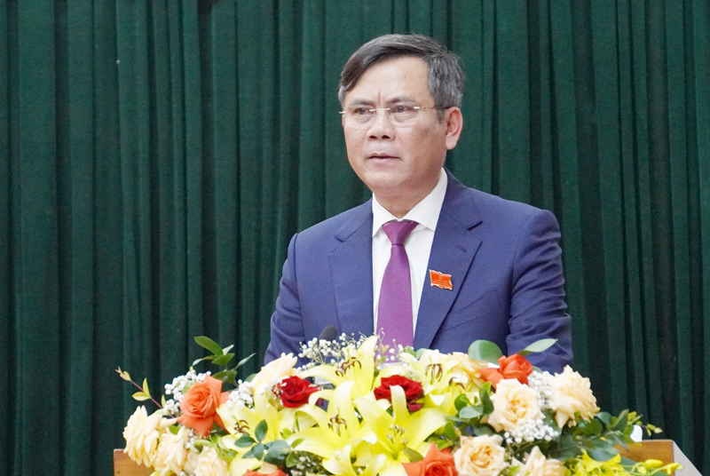 Đồng chí Chủ tịch UBND tỉnh Trần Thắng phát biểu trong phiên họp buổi chiều, ngày làm việc thứ 2, kỳ họp thứ 8, HĐND tỉnh khóa XVIII..