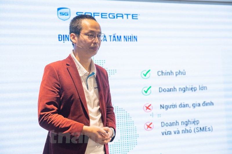 Ông Ngô Tuấn Anh - CEO của SafeGate chia sẻ về bộ giải pháp an toàn trên Internet cho gia đình và trẻ em. (Ảnh: Minh Sơn/Vietnam+)