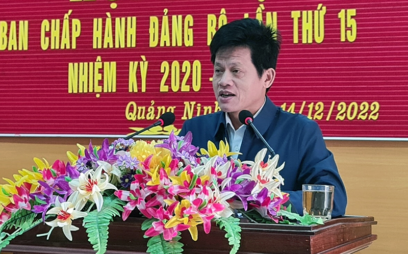 Đồng chí Trưởng ban Dân vận Tỉnh uỷ Lê Văn Bảo phát biểu chỉ đạo tại hội nghị.