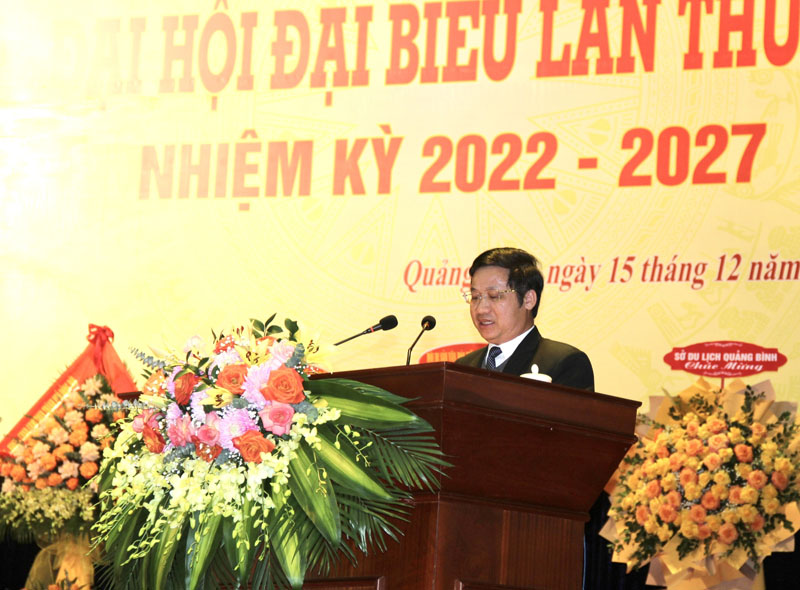 Đồng chí Trưởng ban Tuyên giáo Tỉnh ủy Cao Văn Định phát biểu tại đại hội.