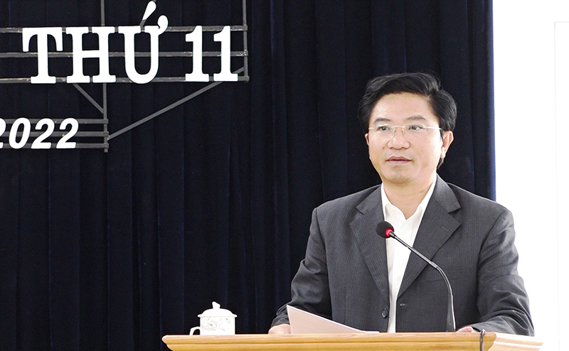 Đồng chí Trương An Ninh, Ủy viên Ban Thường vụ Tỉnh ủy, Bí thư Thị ủy Ba Đồn phát biểu tại hội nghị