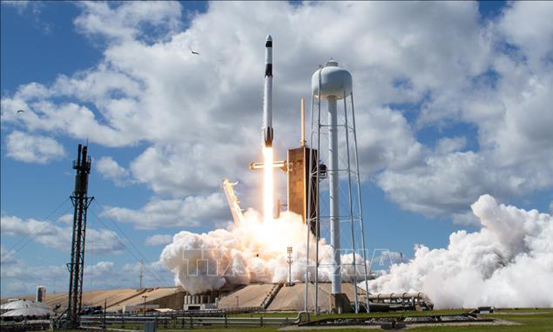 Tên lửa đẩy Falcon 9 mang theo tàu vũ trụ Endurance của SpaceX, thực hiện sứ mệnh đưa phi hành đoàn Crew-5 lên Trạm ISS, ngày 5/10/2022. Ảnh minh họa: THX/TTXVN