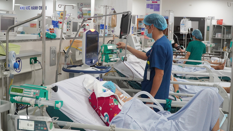 Bệnh nhân nặng được chăm sóc, điều trị kỹ thuật cao tại Bệnh viện HNVN-CBĐH.