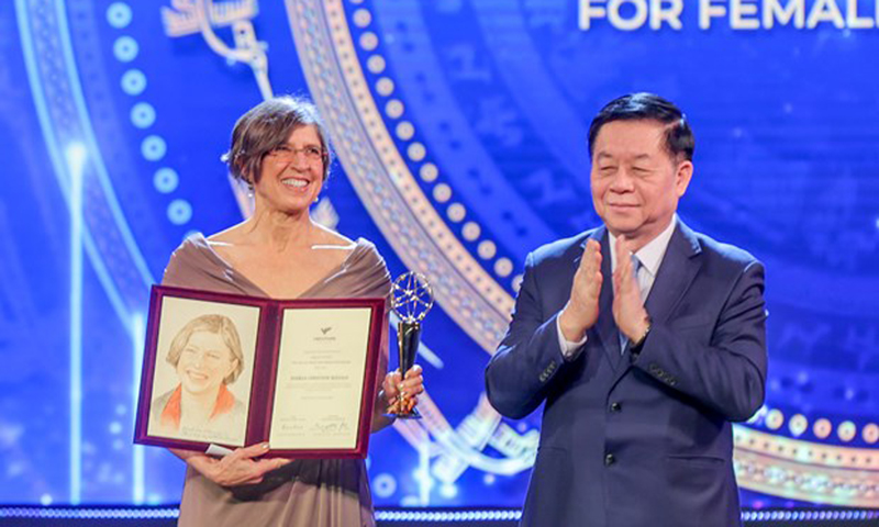Giải Đặc biệt VinFuture 2022 dành cho Nhà khoa học nữ đã ghi nhận công trình nghiên cứu đột phá của Giáo sư Pamela Christine Ronald (Hoa Kỳ). (Ảnh: Minh Sơn/Vietnam+)