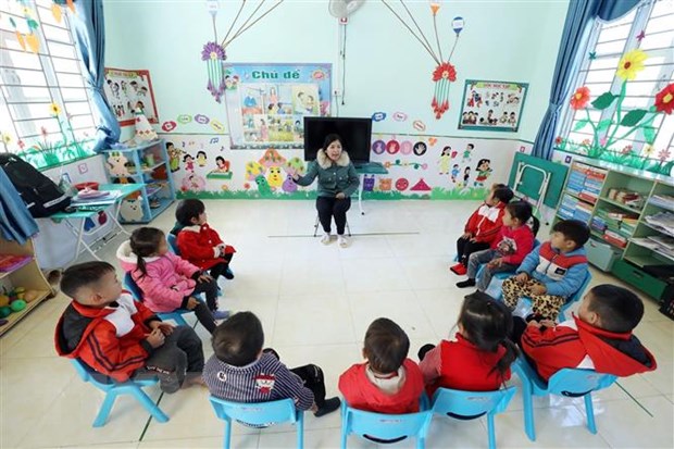 Một buổi học lớp ghép 2 + 3 + 4 tuổi của điểm trường Lũng Slàng thuộc trường Mầm non xã Tri Phương (Tràng Định, Lạng Sơn). (Ảnh: TTXVN phát)