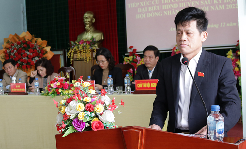 Đồng chí Lê Văn Bảo, Ủy viên Ban Thường vụ, Trưởng ban Dân vận Tỉnh ủy tiếp thu và trả lời kiến nghị huyện Lệ Thủy