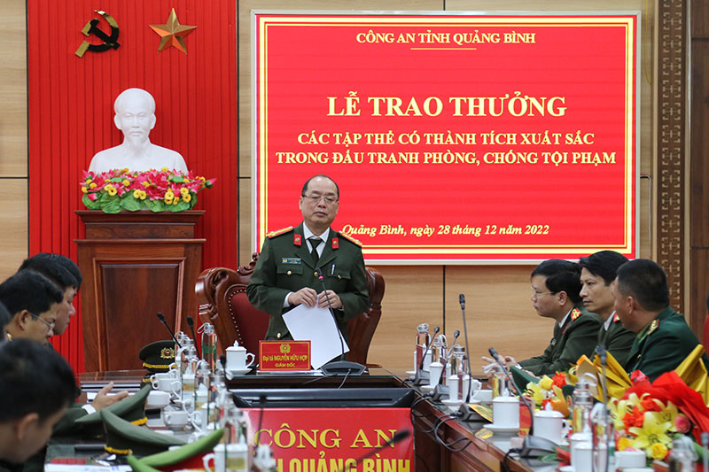 Đồng chí Giám đốc Công an tỉnh Nguyễn Hữu Hợp phát biểu chỉ đạo tại buổi lễ khen thưởng.