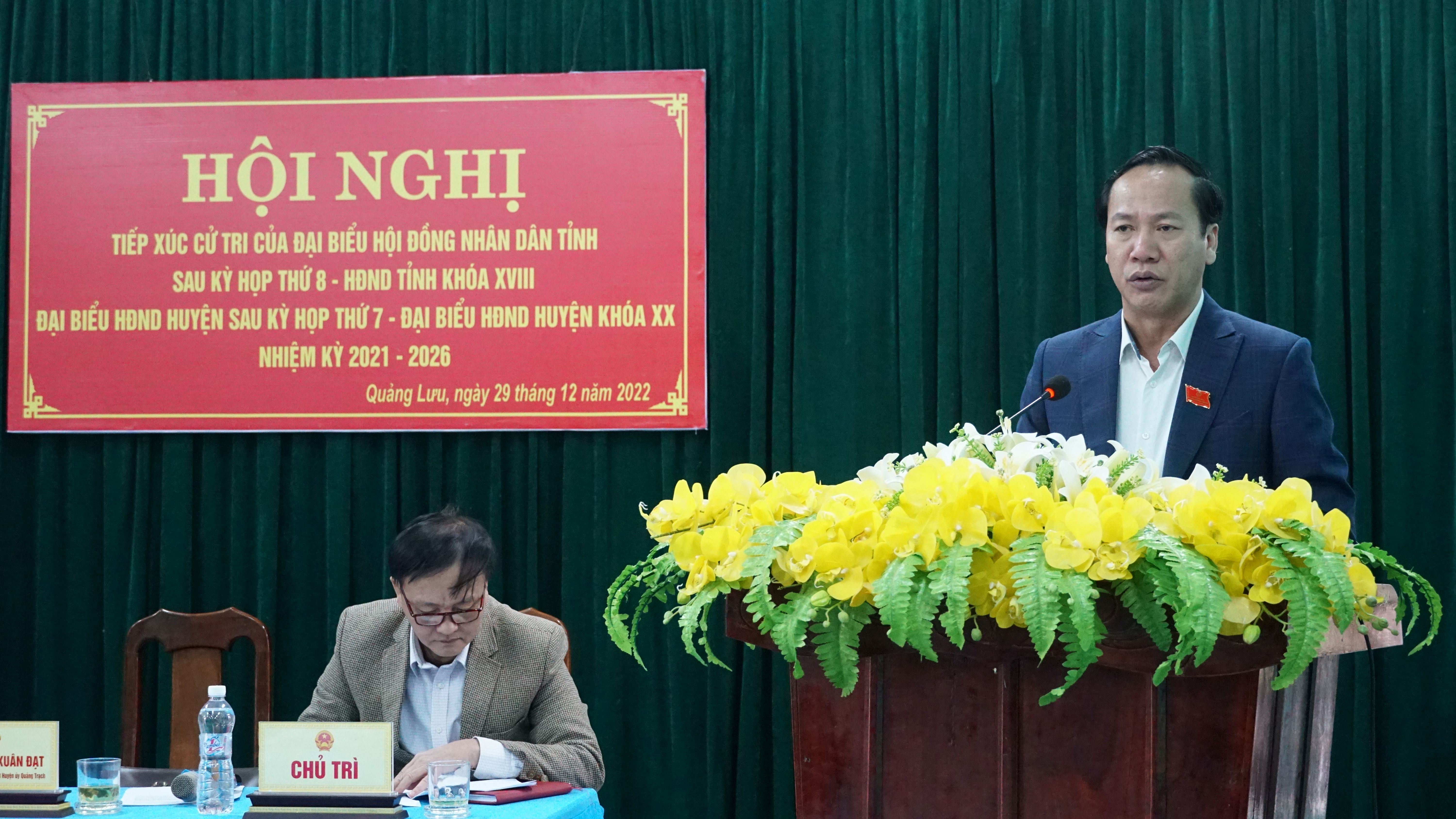 thay mặt tổ đại biểu HĐND tỉnh, đại biểu Nguyễn Xuân Đạt, Bí thư Huyện ủy Quảng Trạch đã tiếp thu những ý kiến tâm huyết của cử tri 