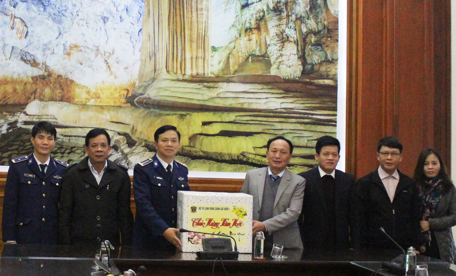 Lãnh đạo Bộ Tư lệnh Vùng Cảnh sát biển 1 thăm, chúc mừng năm mới tỉnh Quảng Bình