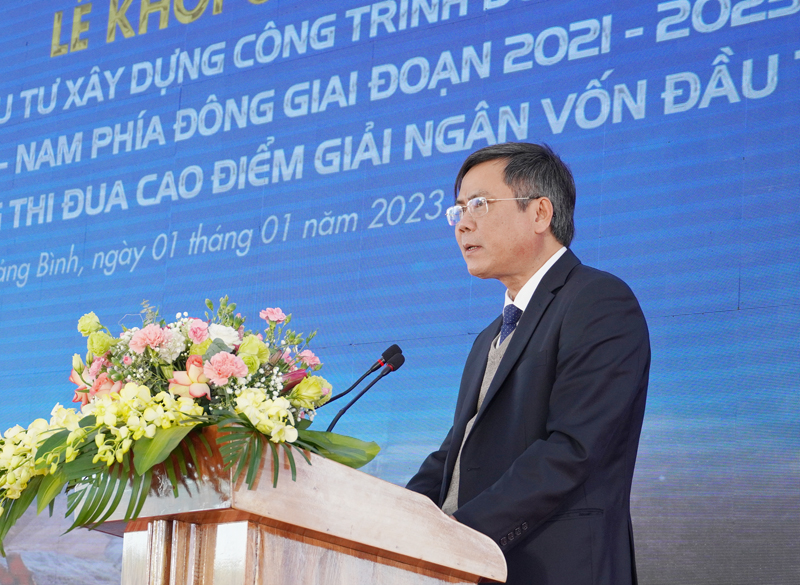 Đồng chí Chủ tịch UBND tỉnh Trần Thắng phát biểu tại lễ khởi công Dự án công trình đường bộ cao tốc Bắc-Nam.