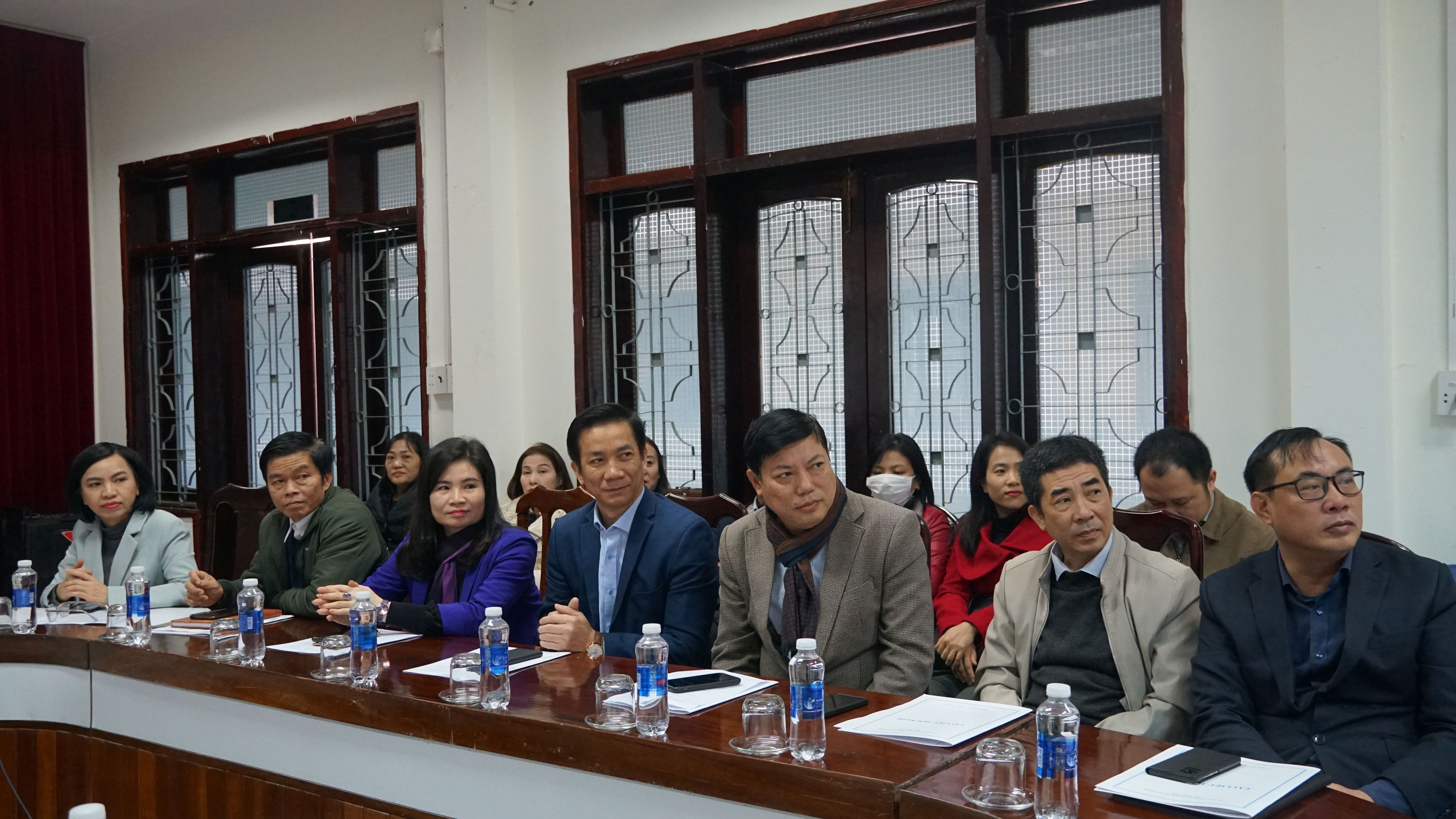 Các đại biểu tham dự hội nghị ở điểm cầu Quảng Bình.