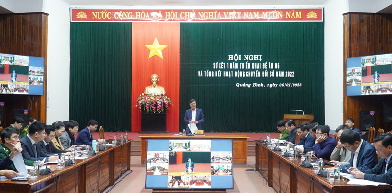Đồng chí Chủ tịch UBND tỉnh Trần Thắng phát biểu kết luận hội nghị. 