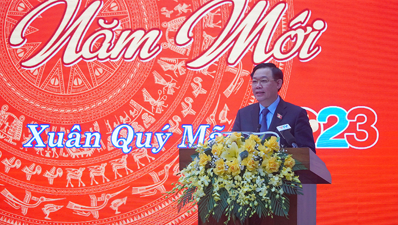 Đồng chí Chủ tịch Quốc hội Vương Đình Huệ chúc Đảng bộ và nhân dân Quảng Bình đón năm mới an khang thịnh vượng.