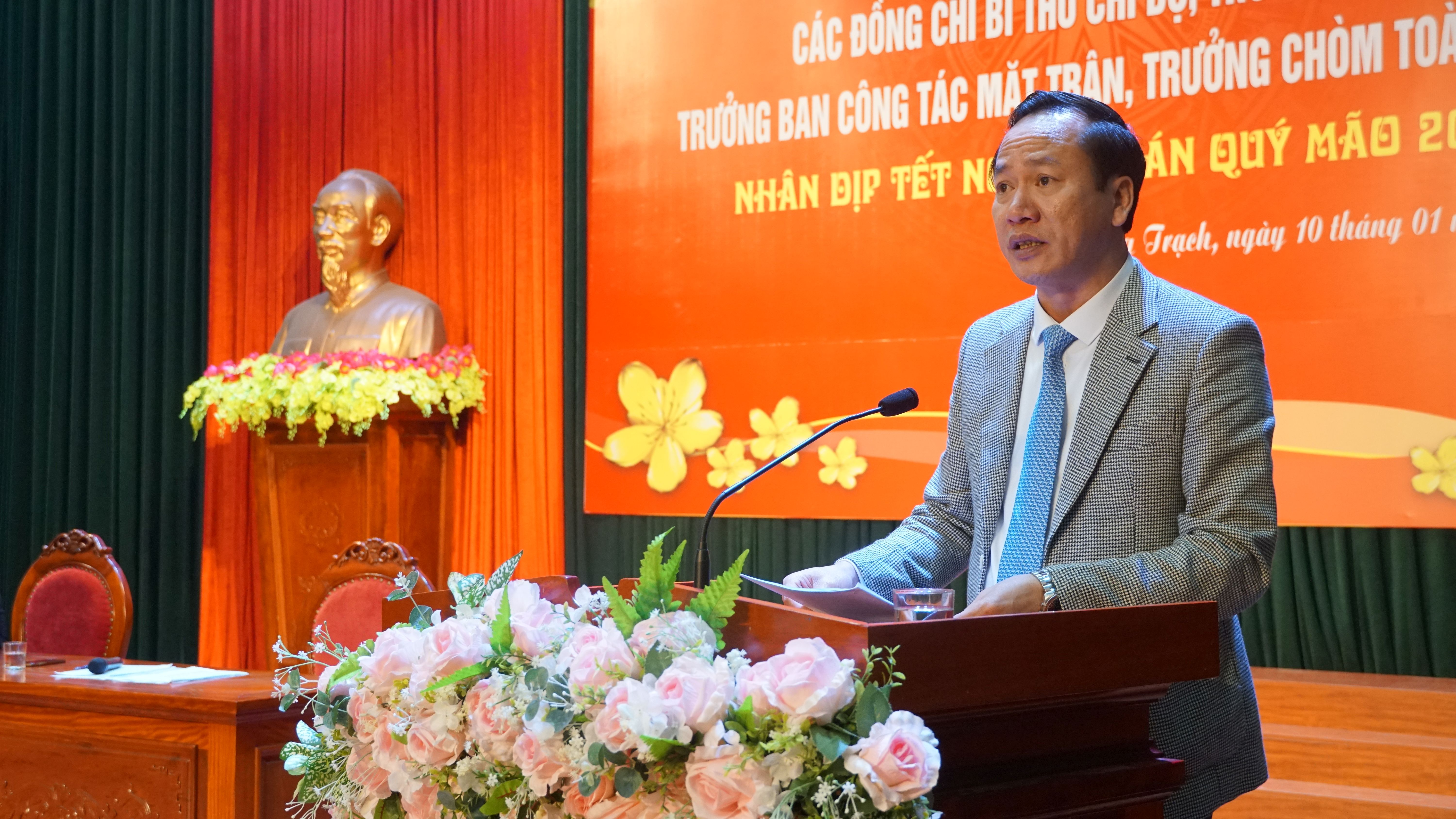 Đồng chí Bí thư Huyện ủy Quảng Trạch Nguyễn Xuân Đạt phát biểu tại buổi gặp mặt.