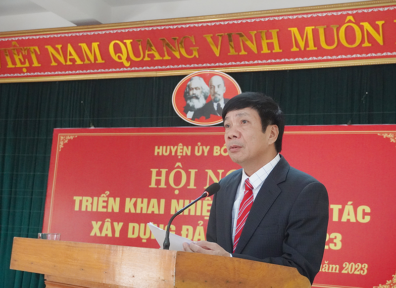 Đồng chí Phó Chủ tịch Thường trực HĐND tỉnh Nguyễn Công Huấn phát biểu chỉ đạo tại hội nghị.