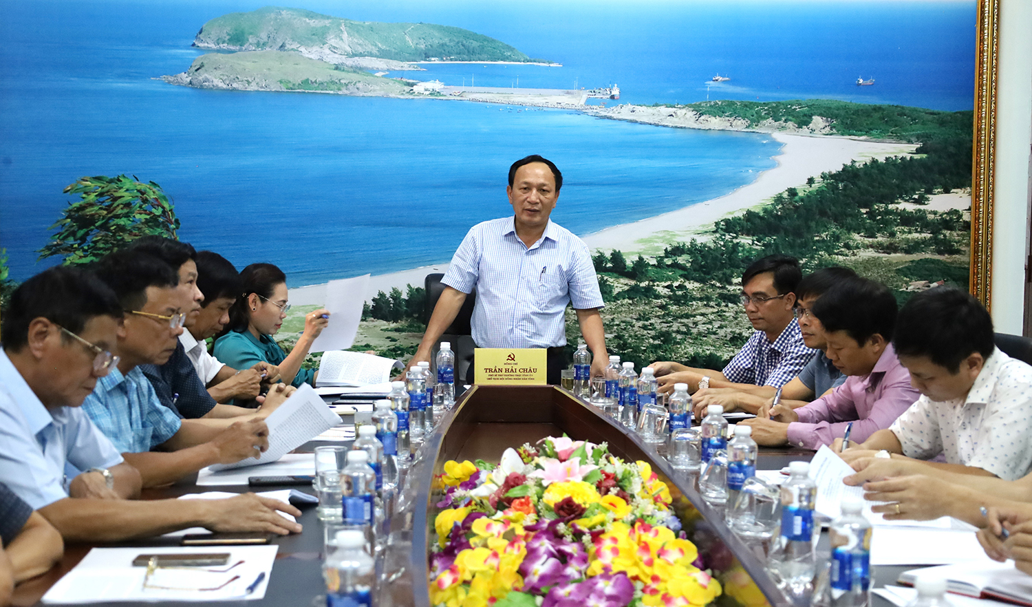 Đồng chí Phó Bí thư Thường trực Tỉnh ủy, Chủ tịch HĐND tỉnh Trần Hải Châu làm việc với Ban Thường vụ Đảng ủy Khối các cơ quan tỉnh.