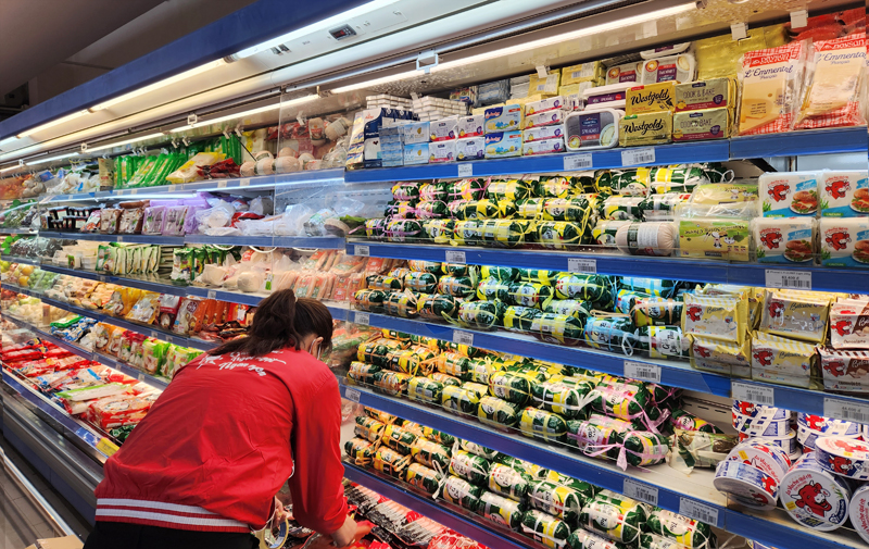 Các cửa hàng, siêu thị trên địa bàn TP. Đồng Hới chuẩn bị đầy đủ các mặt hàng thiết yếu phục vụ Tết Nguyên đán Quý Mão 2023.
