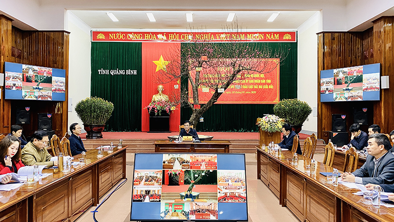 Đồng chí Phó Chủ tịch Thường trực UBND tỉnh Đoàn Ngọc Lâm chủ trì hội nghị tại điểm cầu UBND tỉnh.