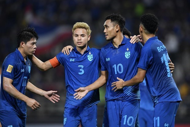 Theerathon Bunmathan (số 3) là một trong hai tiền vệ trung tâm của Thái Lan được chọn bên cạnh Nguyễn Hoàng Đức của đội tuyển Việt Nam, trong đội hình tiêu biểu của AFF Cup 2022. (Nguồn: Bangkok Post)