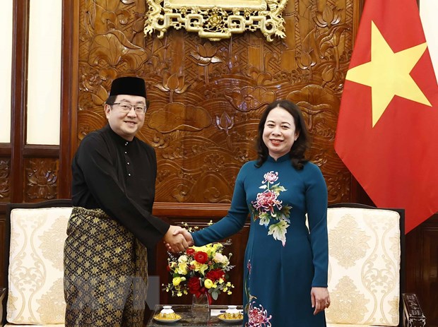 Quyền Chủ tịch nước tiếp Đại sứ các nước Thụy Sĩ, Malaysia, Campuchia
