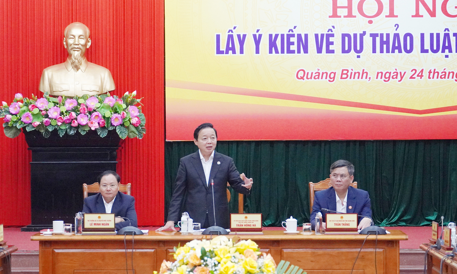 Phó Thủ tướng Trần Hồng Hà chủ trì hội nghị lấy ý kiến về dự thảo Luật Đất đai (sửa đổi)