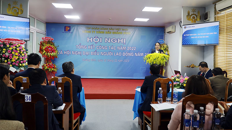 Đồng chí Phan Mạnh Hùng, Phó Chủ tịch UBND tỉnh phát biểu tại hội nghị