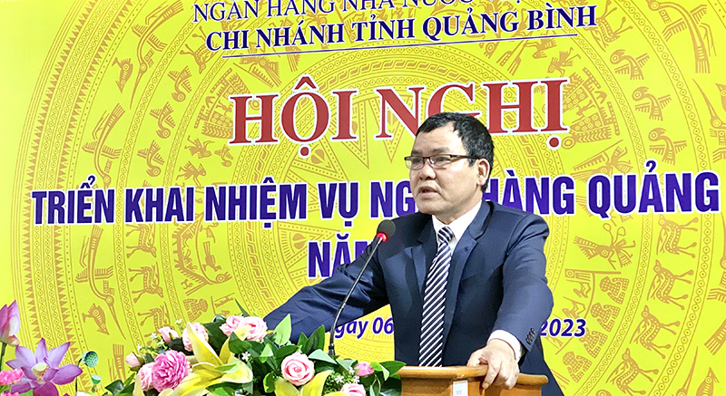 Lãnh đạo NHNN CN Quảng Bình phát biểu tại hội nghị.