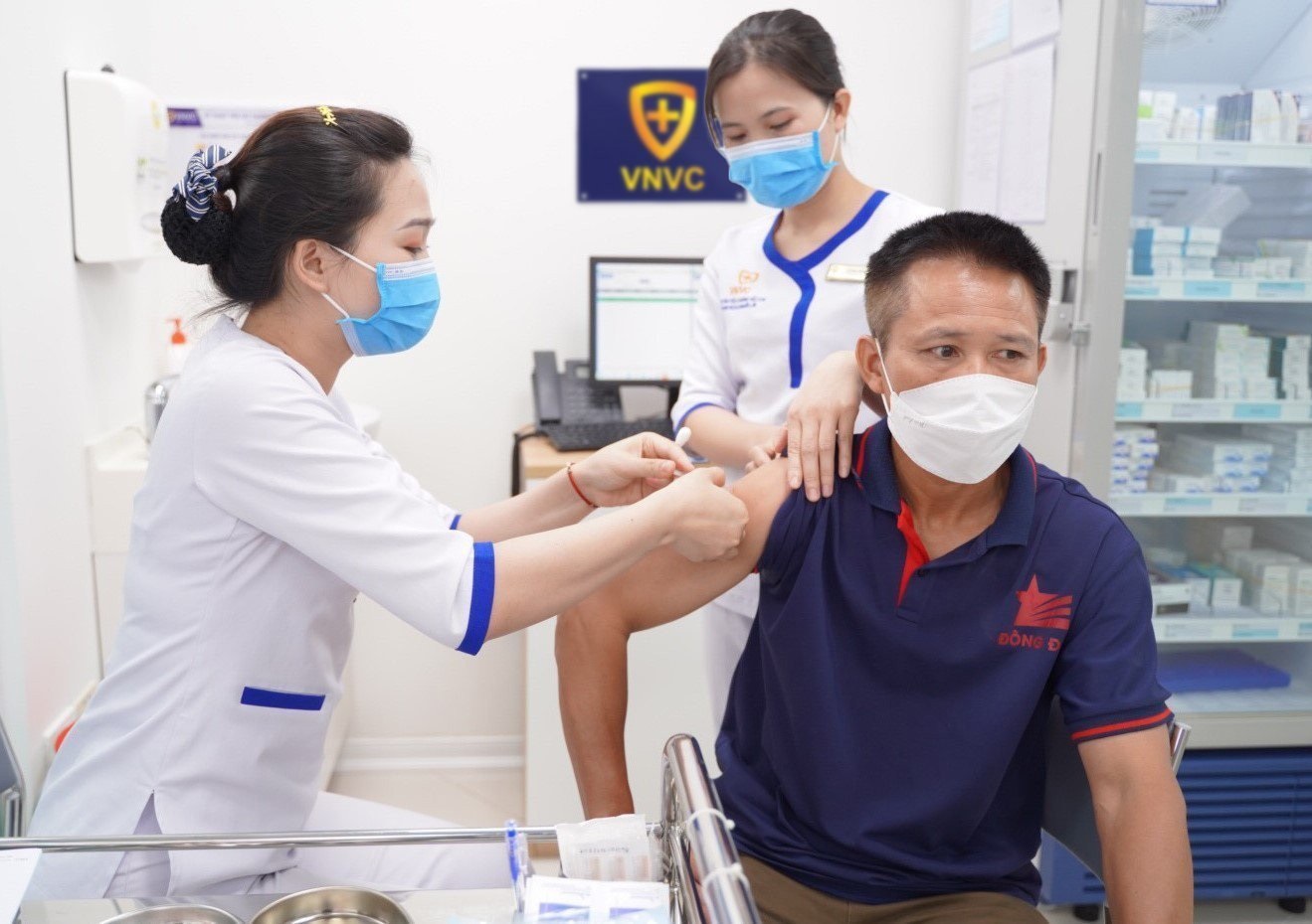 Cách điều trị và dự phòng bệnh dại duy nhất và hiệu quả nhất là tiêm vaccine. Ảnh: VNVC