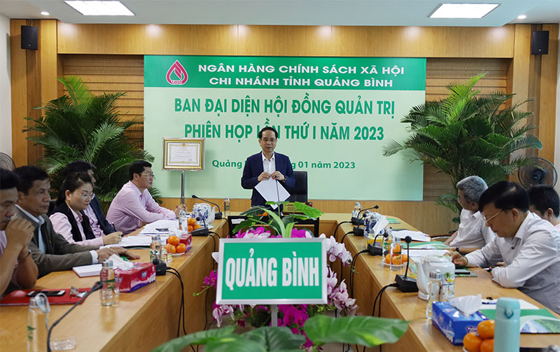 Đồng chí Phan Mạnh Hùng, Phó Chủ tịch UBND tỉnh phát biểu chỉ đạo tại phiên họp