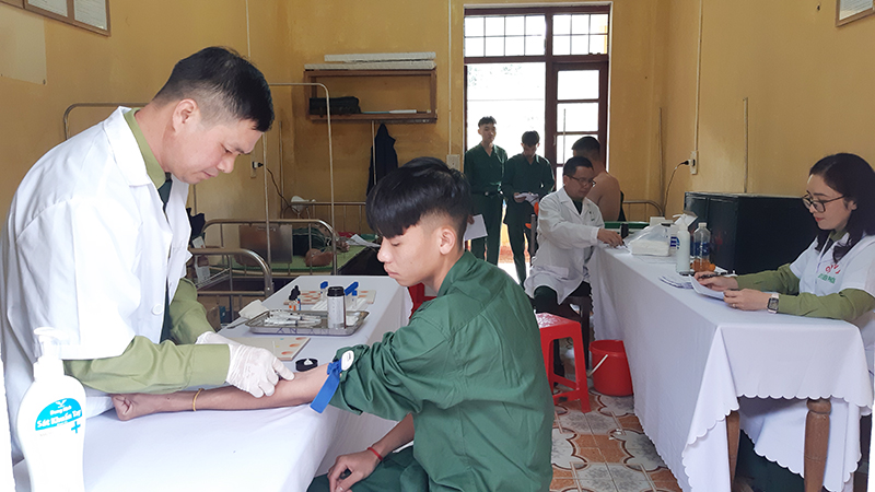 Cán bộ Quân y BĐBP tỉnh, tổ chức tiêm phòng, kiểm tra sức khỏe… cho chiến sỹ mới nhập ngũ năm 2023.