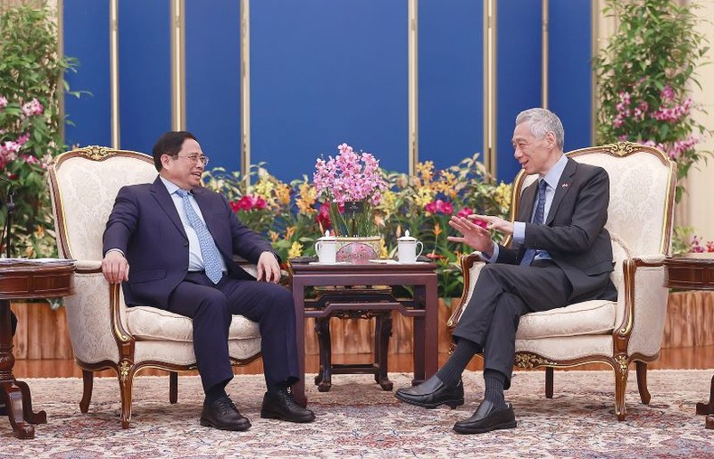 Thủ tướng Phạm Minh Chính và Thủ tướng Lý Hiển Long trao đổi nhiều vấn đề quan trọng.