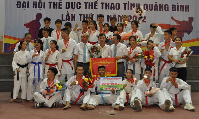 Đoàn VĐV huyện Quảng Ninh giành giải ba toàn đoàn tại giải Karate Đại hội TDTT tỉnh Quảng Bình lần thứ IX.