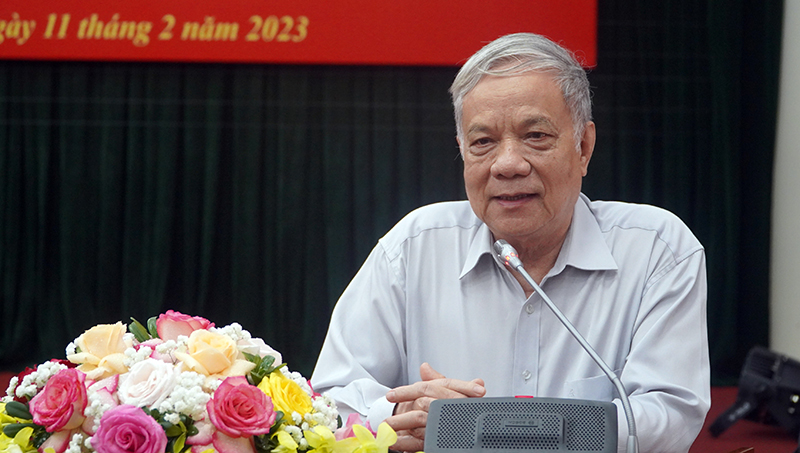 Đồng chí Trần Hòa, nguyên Ủy viên Trung ương Đảng, Bí thư Tỉnh ủy, Phó Chủ nhiệm Ủy ban Kiểm tra Trung ương phát biểu tại hội nghị
