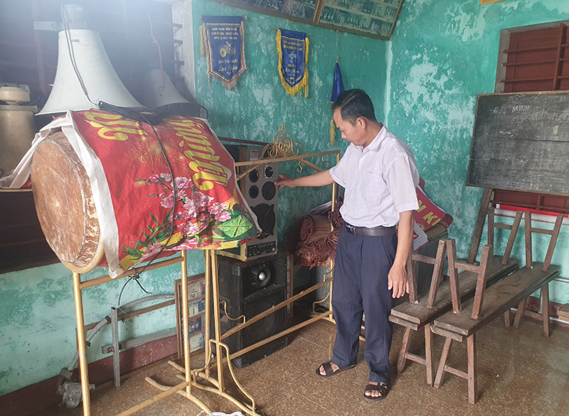 Các thiết chế văn hoá ở Nhà văn hoá thôn 2 Thanh Tân (Thanh Thủy) đã xuống cấp, hư hỏng.