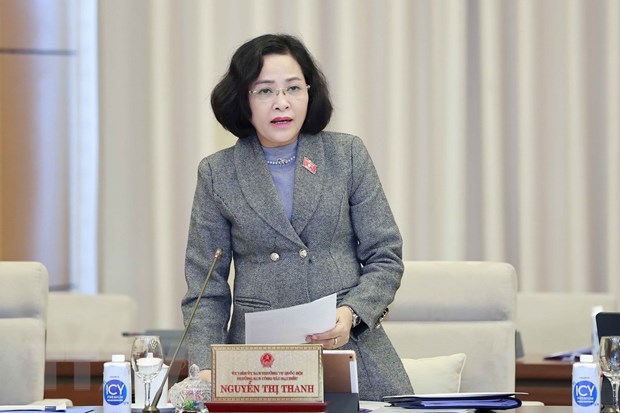 Trưởng Ban Công tác đại biểu thuộc Ủy ban Thường vụ Quốc hội Nguyễn Thị Thanh trình bày báo cáo. (Ảnh: Doãn Tấn/TTXVN)