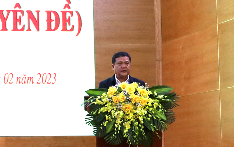 Đồng chí Bí thư Thành ủy, Chủ tịch HĐND thành phố Trần Phong phát biểu bế mạc kỳ họp.
