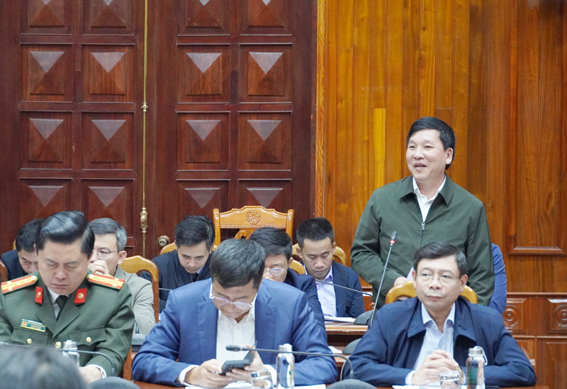 Lãnh đạo UBND huyện Quảng Trạch phát biểu tại hội nghị.