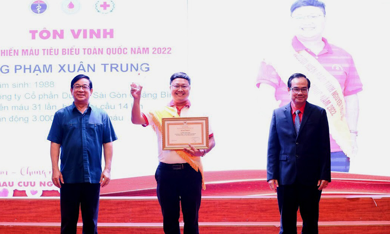 Phạm Xuân Trung là gương mặt tiêu biểu của Quảng Bình được biểu dương tại hội nghị tôn vinh người hiến máu tiêu biểu toàn quốc năm 2022.