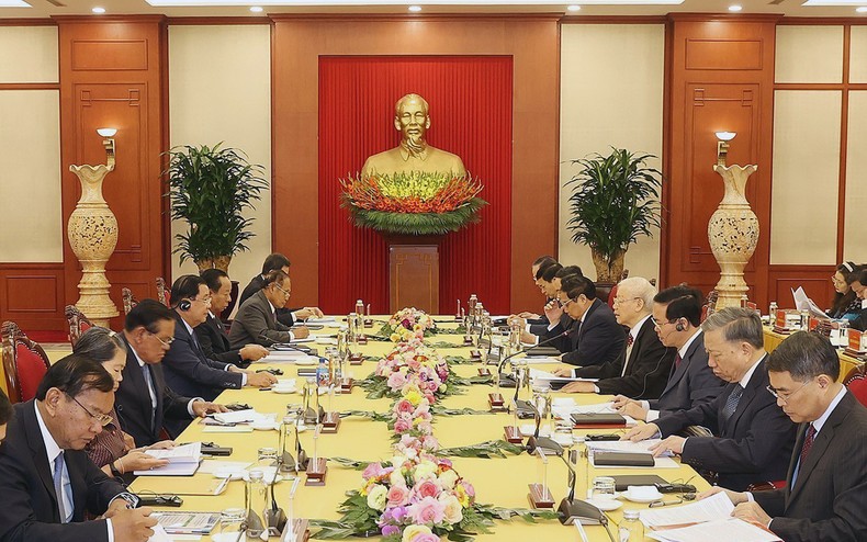 Toàn cảnh Cuộc gặp cấp cao giữa Đảng Cộng sản Việt Nam và Đảng Nhân dân Campuchia. (Ảnh TTXVN)