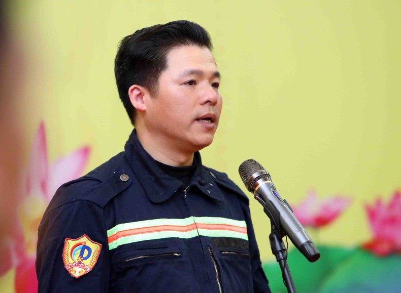 Đại tá Nguyễn Minh Khương - Phó Cục trưởng Cục Cảnh sát Phòng cháy, chữa cháy và cứu nạn, cứu hộ phát biểu tại lễ đón.