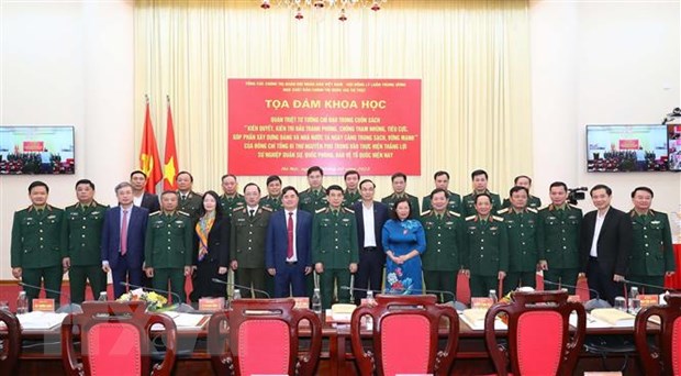 Bộ trưởng Bộ Quốc phòng Phan Văn Giang và các đại biểu dự hội thảo. (Ảnh: Trọng Đức/TTXVN)