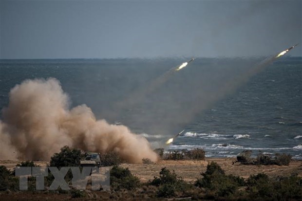 Tên lửa được phóng trên biển Caspi, CH Dagestan, Liên bang Nga. (Ảnh minh họa: AFP/TTXVN)