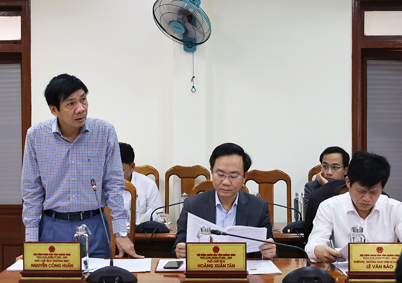  Đồng chí Phó Chủ tịch Thường trực HĐND tỉnh Nguyễn Công Huấn phát biểu tại hội nghị.